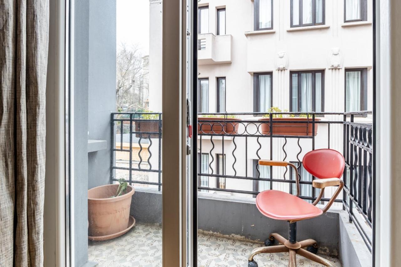 Flat With Balcony And Bosphorus View In Beyoglu Istambul Exterior foto