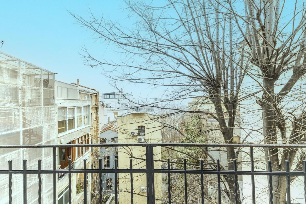 Flat With Balcony And Bosphorus View In Beyoglu Istambul Exterior foto
