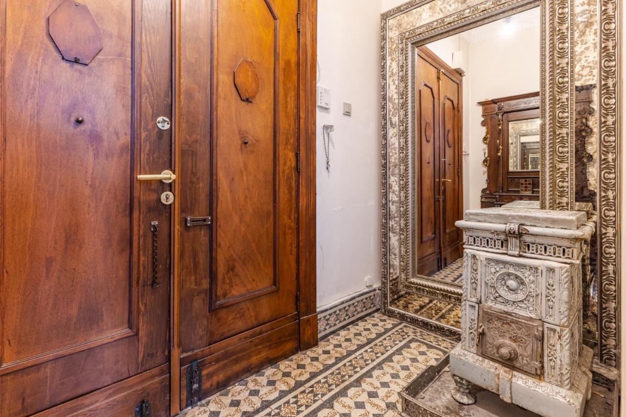 Flat With Balcony And Bosphorus View In Beyoglu Istambul Exterior foto